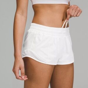 Lululemon Hotty Hot Shorts 2.5 inch